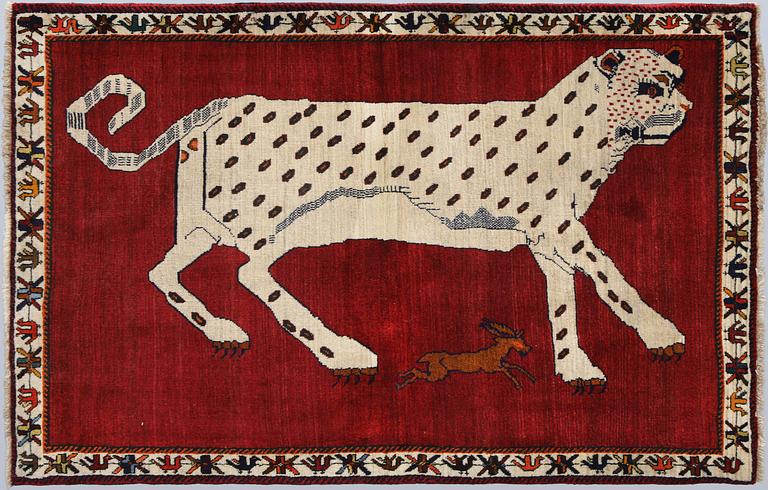 A Gashgai carpet, 190 x 120 cm.