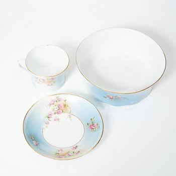 A Russian Gardner coffee service, 19th century.