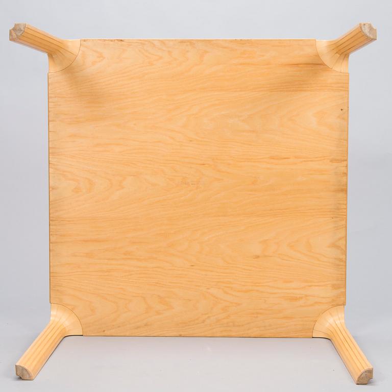 ALVAR AALTO, BORD, modell MX800B, Artek, 1900-talets slut.