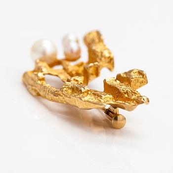 Björn Weckström, An 18K gold and cultured pearls brooch "Bow of Argo". Lapponia.