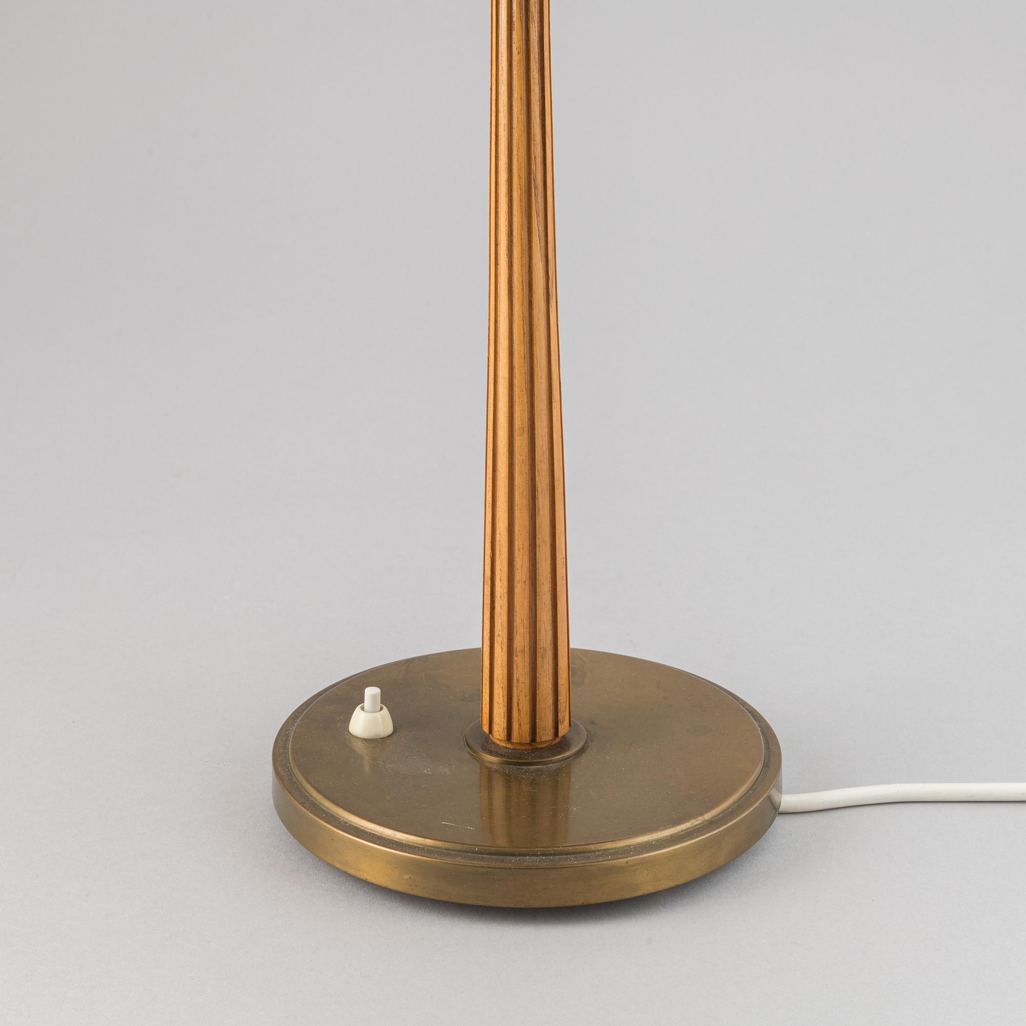 A modell 15474 table lamp from Böhlmarks, 1940's/50's.