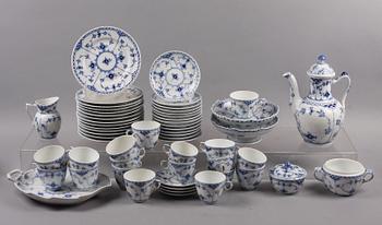 KAFFESERVIS, 38 delar, porslin, "Musselmalet", Royal Copenhagen.