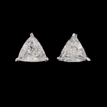 ÖRHÄNGEN, 1 par, 18K vitguld, trilliantslipade diamanter tot ca 2.02 ct.