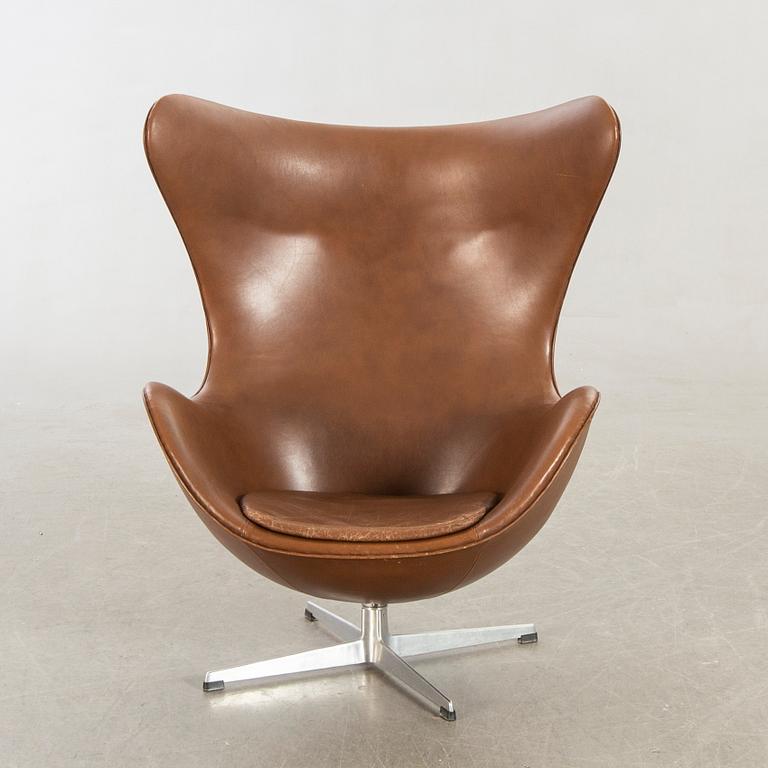 ARNE JACOBSEN, A easy chair "Egg chair" designed for Fritz Hansen, Denmark.