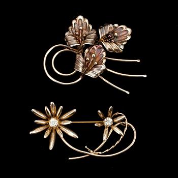 Elis Kauppi · BROSCHER, 2 st, förgyllt silver, färglösa stenar. Elis Kauppi, Kupittaan Kulta 1960-tal.