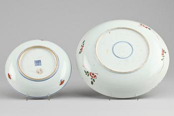 SKÅLFAT, 2 st, porslin, 1800/1900-tal samt 1900-talets början.