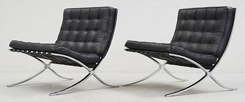 FÅTÖLJER, ett par. Mies van der Rohe, "Barcelona", 
Knoll International. 1900-talets senare hälft.