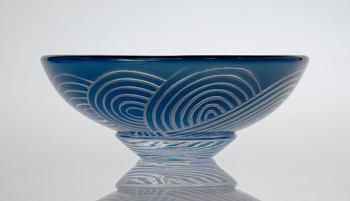 An Ingeborg Lundin 'Ariel' bowl, Orrefors 1968.