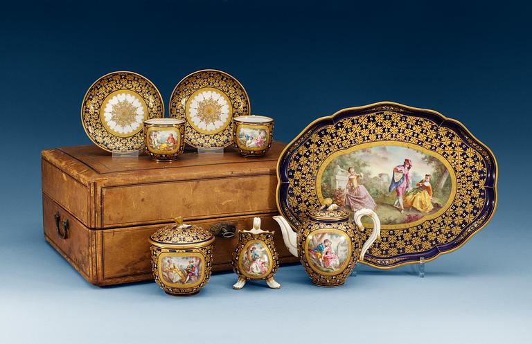 TÊTE-À-TÊTE, sex delar, porslin. Frankrike, "Sèvres" och målarsignatur M för Nicolas Marie Moirot (1830-1848).