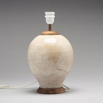 VAS, monterad som lampa. Kina, 1600-tal, eller äldre.
