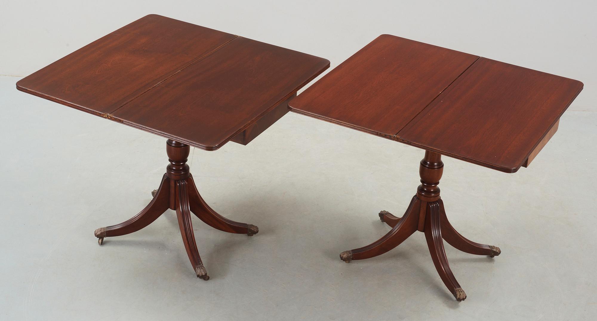 SPELBORD, ett par. Engelsk stil, 1900-tal.