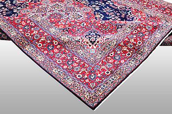 Carpet, Tabriz, ca 404 x 294 cm.