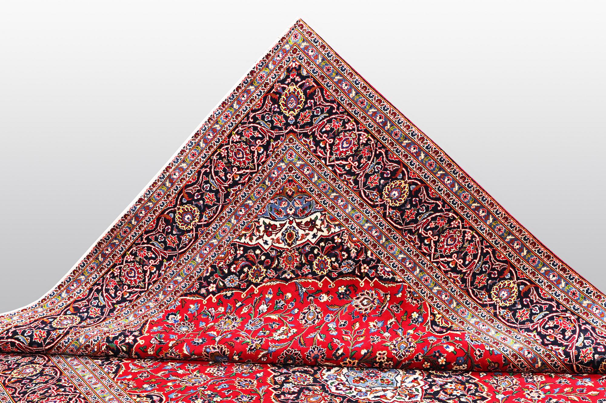 Matta, Keshan, ca 390 x 292 cm.