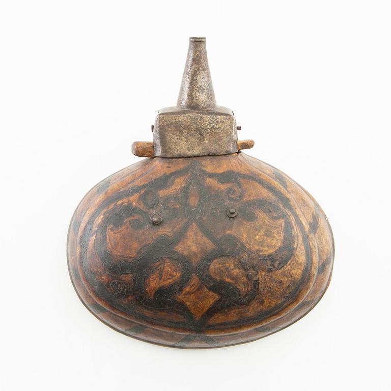 Powder flask, probably Persian, Safavid, 18th/19th century.