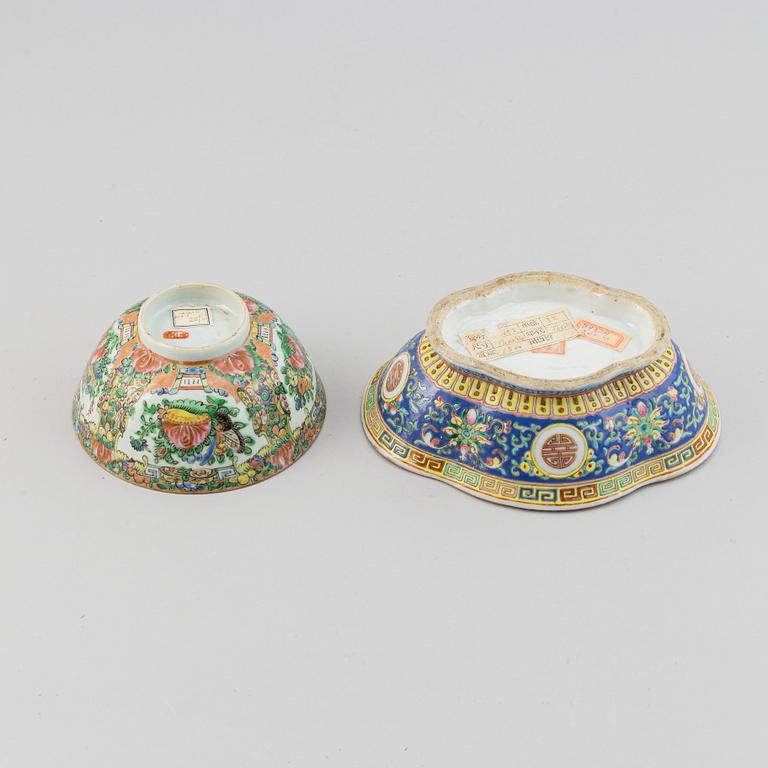 An urn, vase, dish and bowl, porcelain, four parts, China, 19th century to early 20th century.