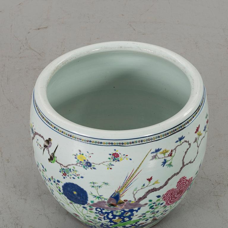 YTTERFODER, porslin Kina 1900-tal.