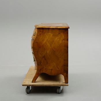 BYRÅ, rokoko, 1700-talets andra hälft.