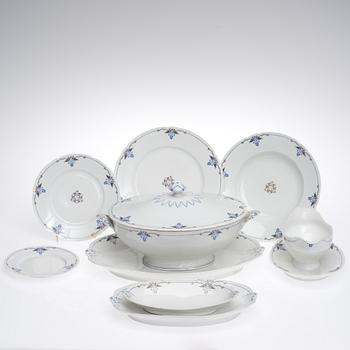 MATSERVIS, ca 64 delar, porslin, Weimar, Tyskland tidigt 1900-tal.