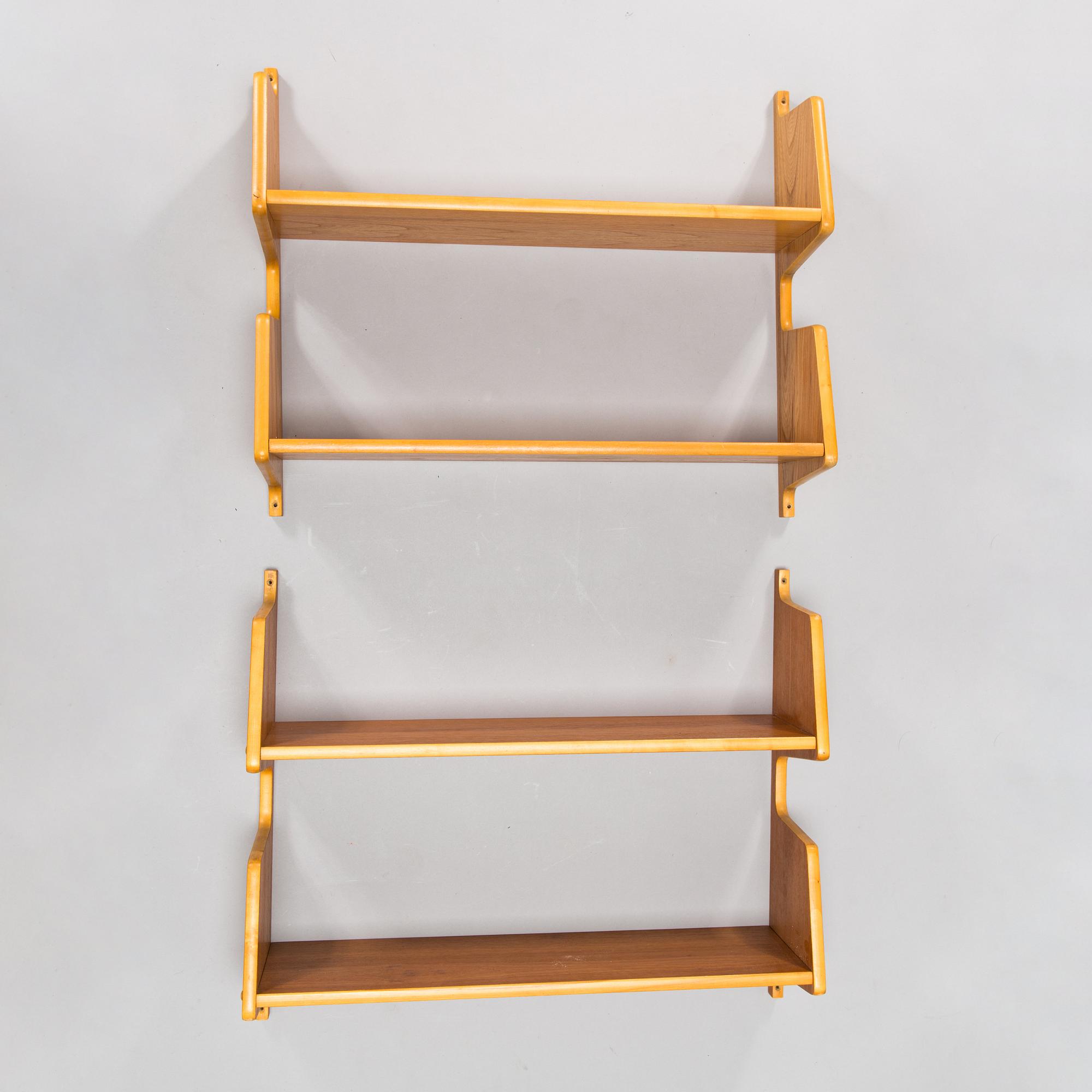 Seinähyllyjä, 2 kpl, 1900-luvun puoliväli.