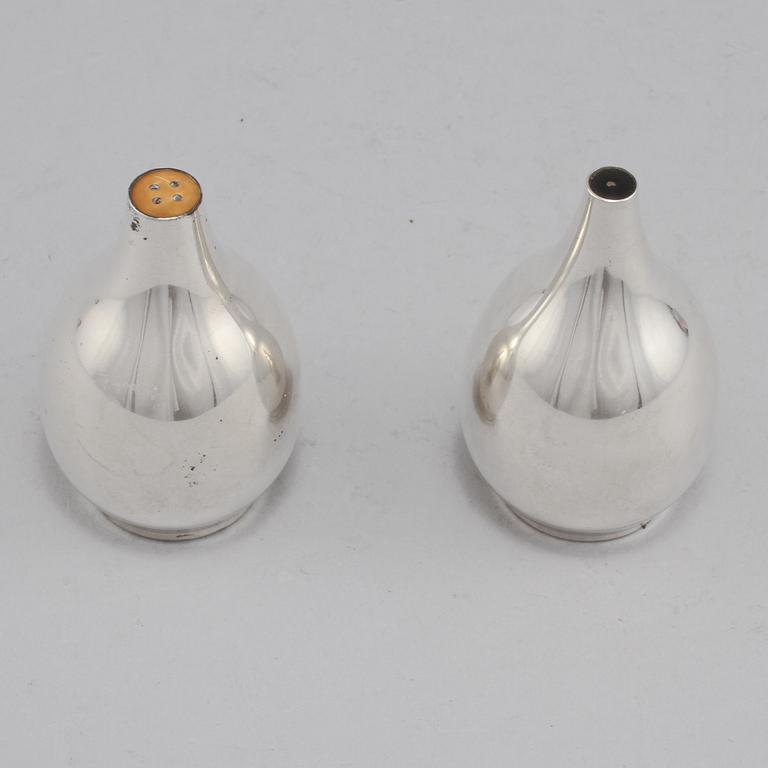 SALT- OCH PEPPARKAR, sterling, Hans Hansen, Danmark, 1967. Vikt 130 g.