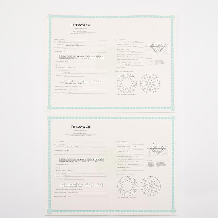 Tiffany & Co ett par örhängen platina med runda briljantslipade diamanter.