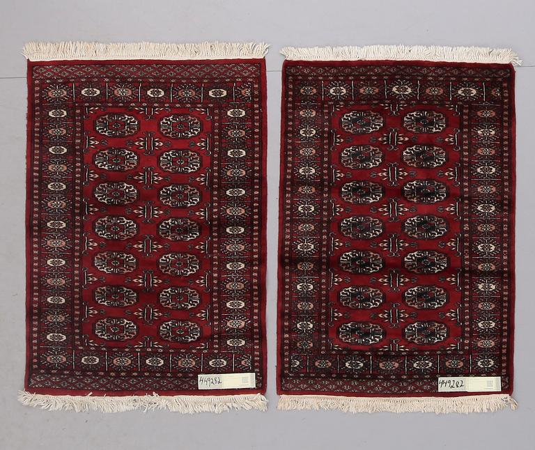 MATTOR, 2 st, Kashmir. 115 x 82 cm.