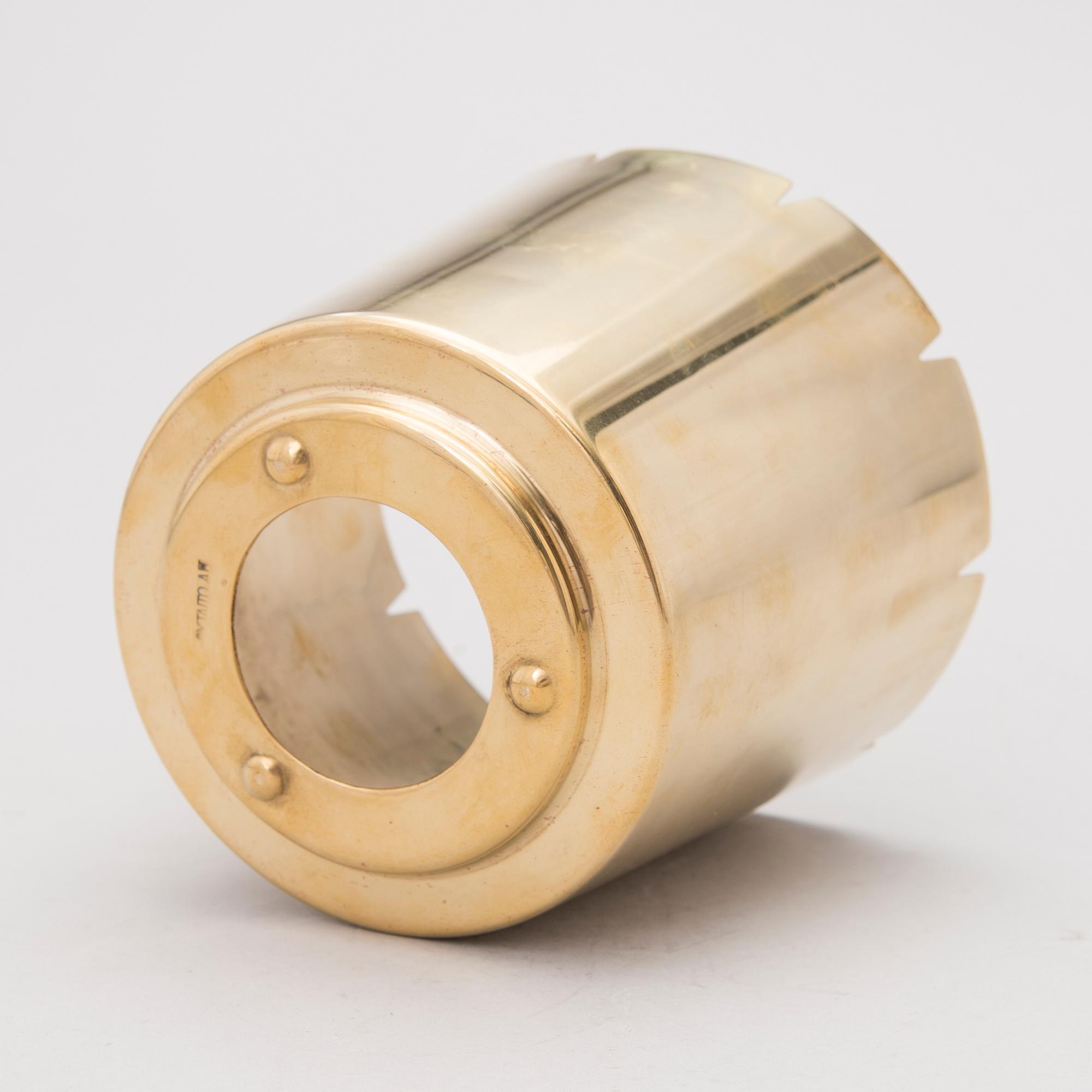 A 1930s flower pot for Taito, Finland.