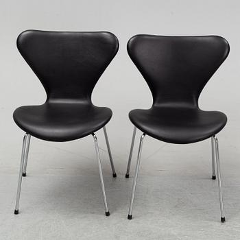 Arne Jacobsen, a set of six "Sjuan" chairs for Fritz Hansen, Denmark.