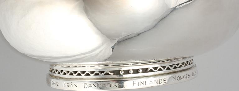 SKÅL, silver, Knut Arvid Danielsson, Stockholm, 1939. Vikt 733 g.