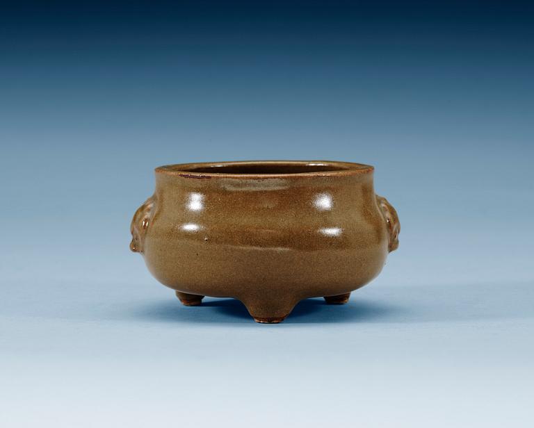 A teadust tripod censer, Qing dynasty, Qianlong (1736-95).