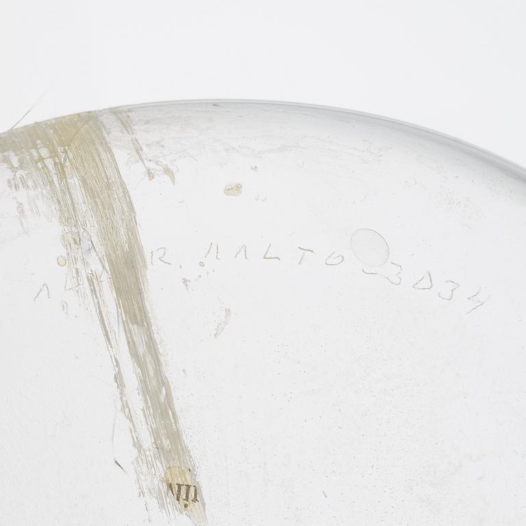 Alvar Aalto, a '3034' dish signed Alvar Aalto 3034. Manufactured by Iittala early 1960s.
