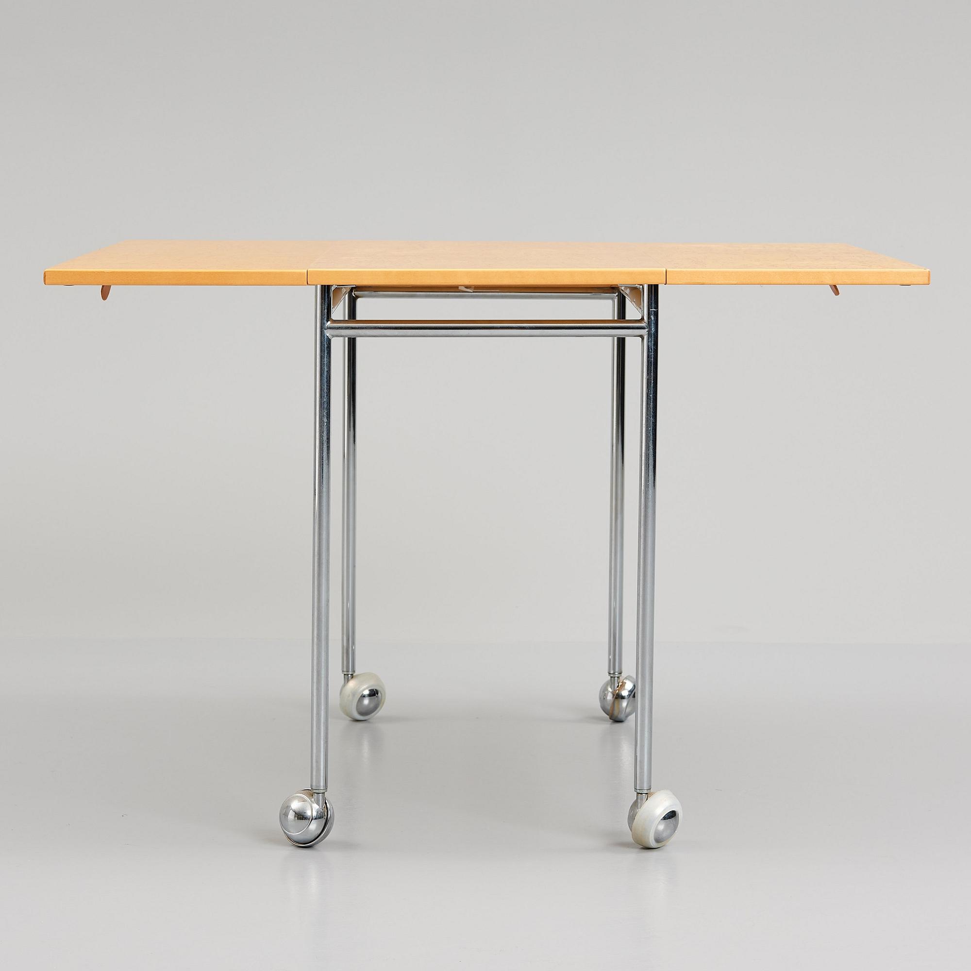 Bruno Mathsson, a drop leaf table 'Berit' in burled birch, Bruno Mathsson International, Sweden.