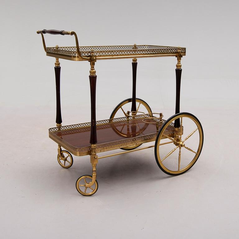 SERVERINGSVAGN, 1900-talets mitt.