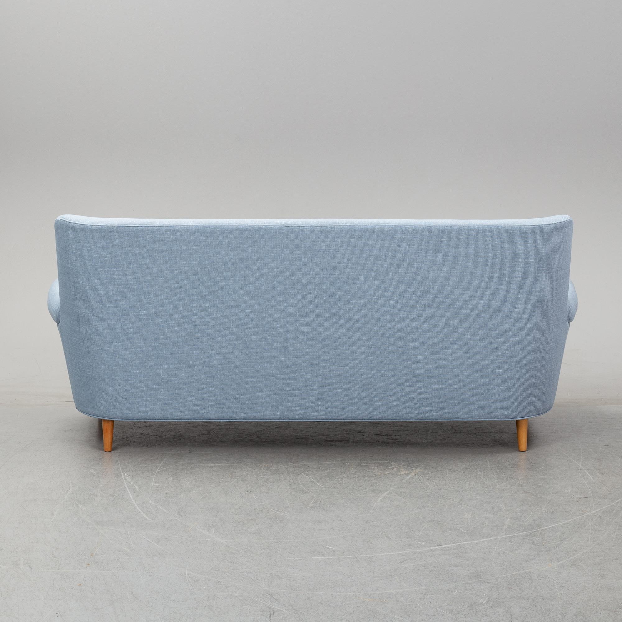 Carl Malmsten, a 'Hemmakväll' sofa, AB O.H. Sjögren 2014.