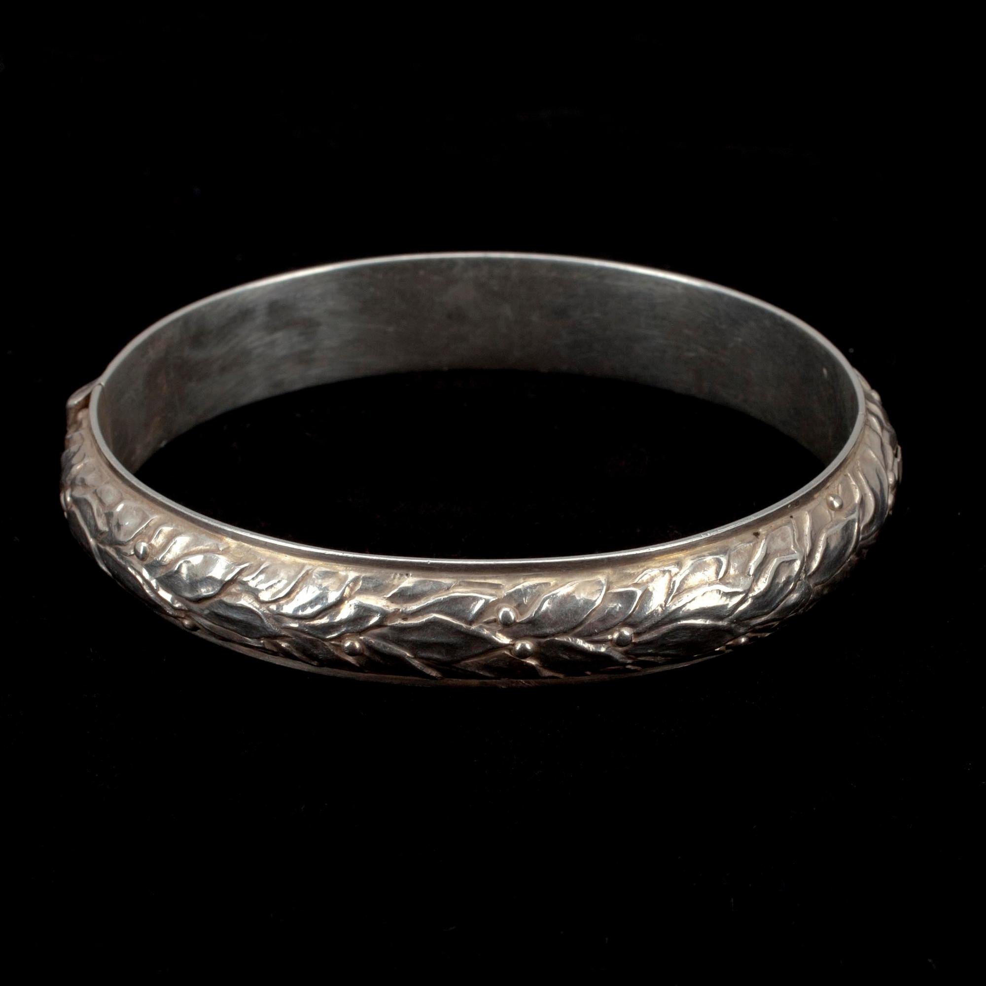 ARMRING, silver, Suomen Kultasepät, Åbo 1934. Vikt 20,4 g.