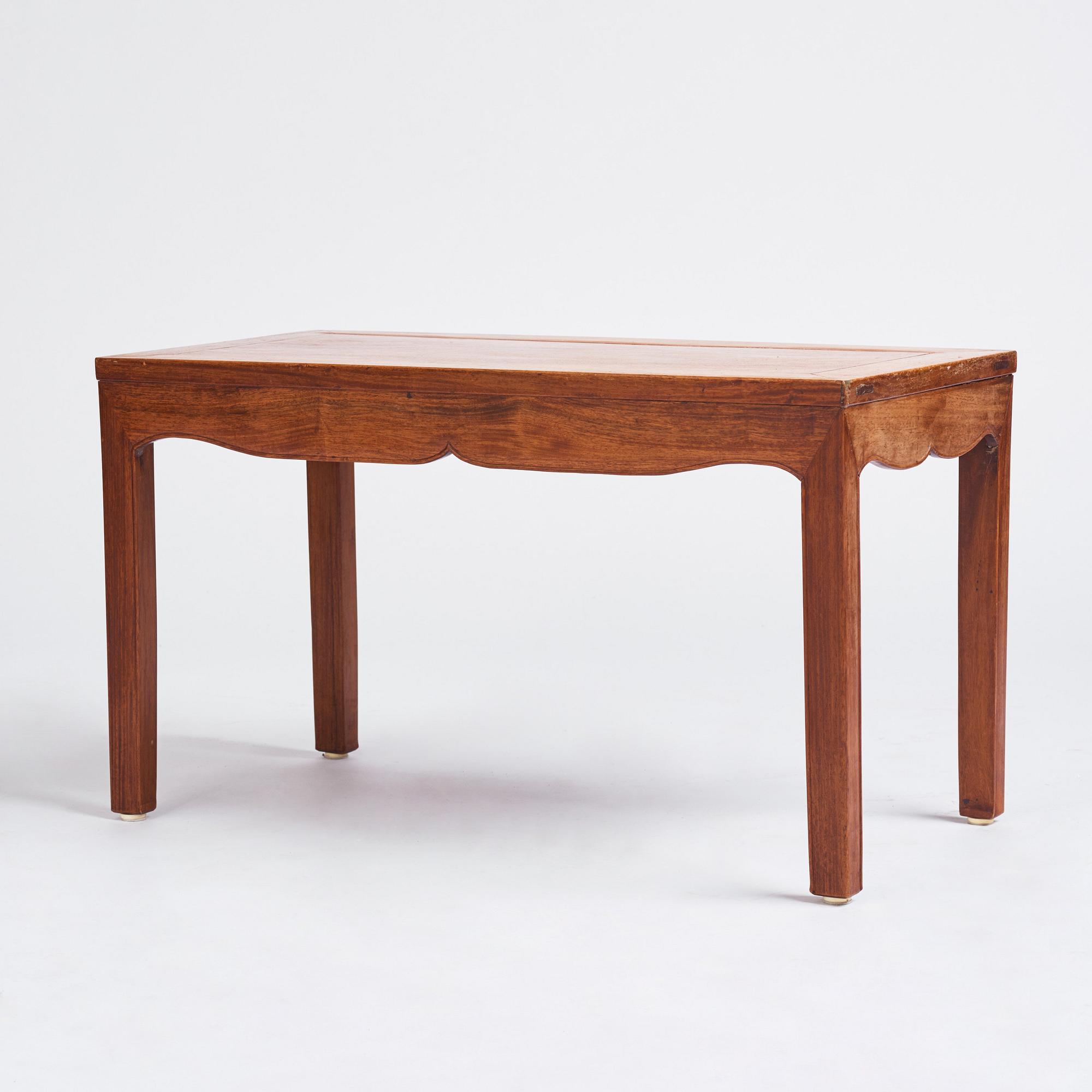 A huanghuali table, Qing dynasty.