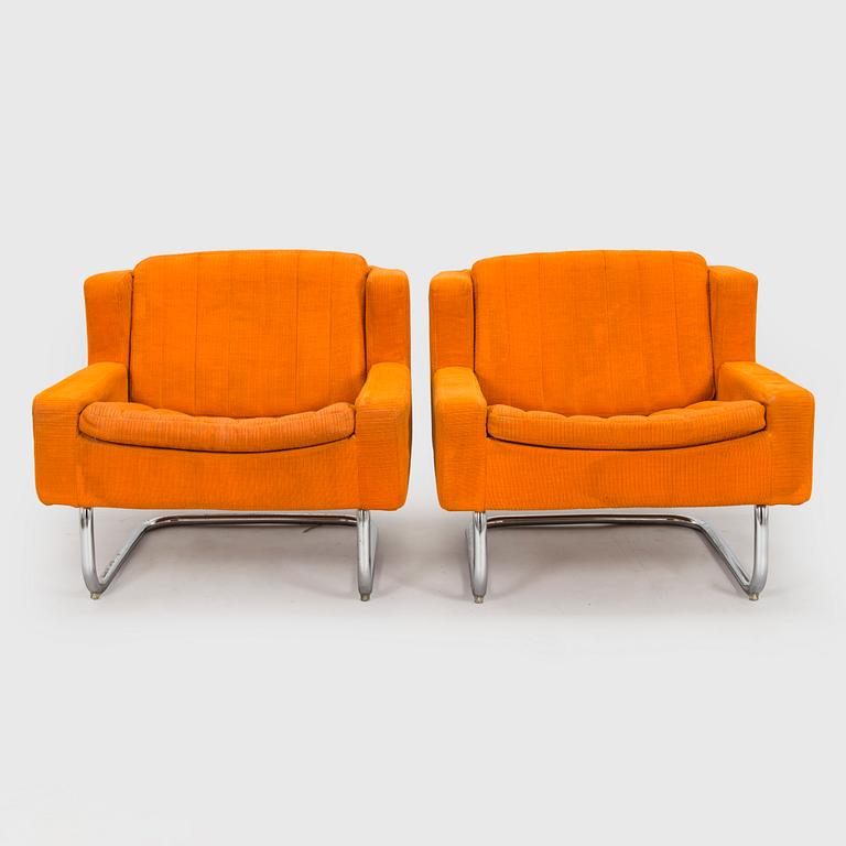 Esko Pajamies, a pair of 1970's 'Contra' easy chairs for Asko, Finland.