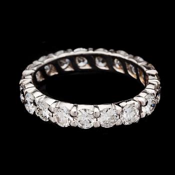 A brilliant cut diamond eternity ring, tot. 3.61 cts.