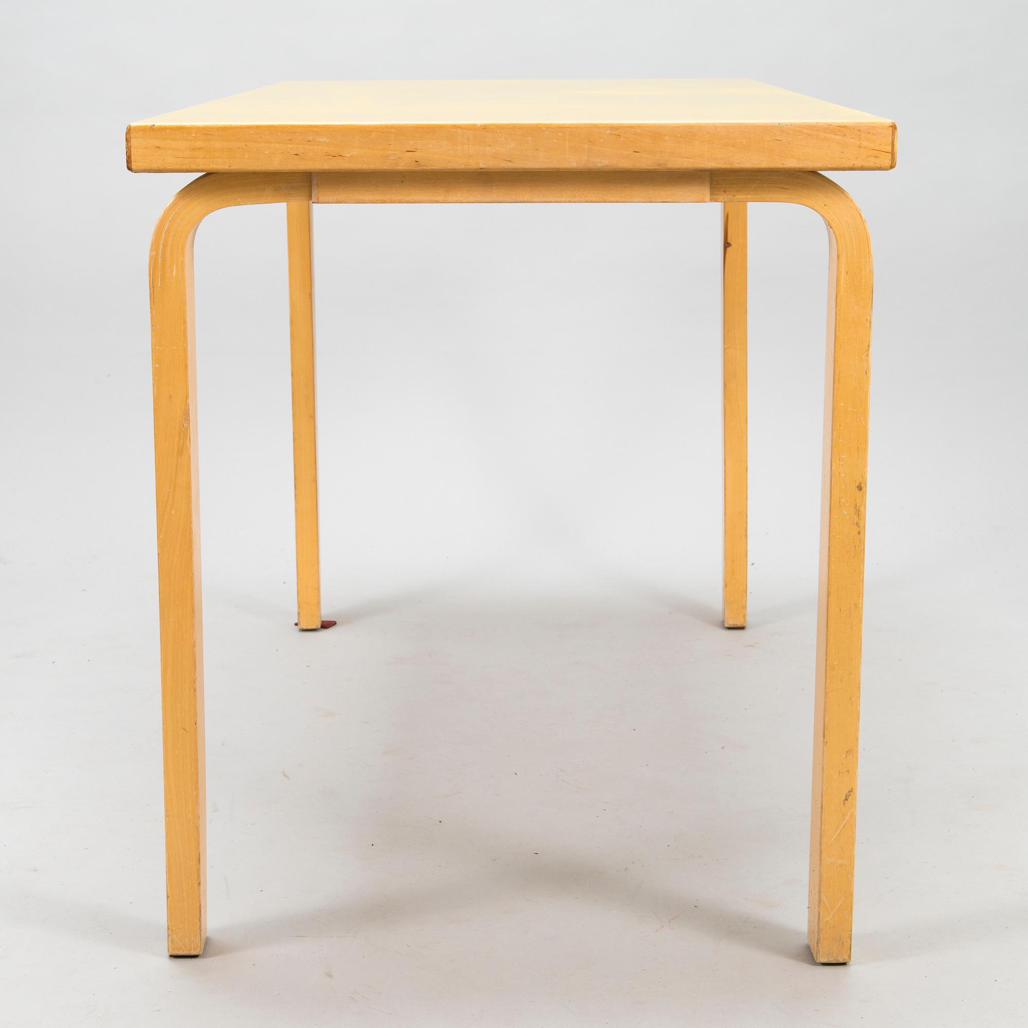 ALVAR AALTO, kirjoituspöytä ja tuoli, Artek 1900-luvun puoliväli.