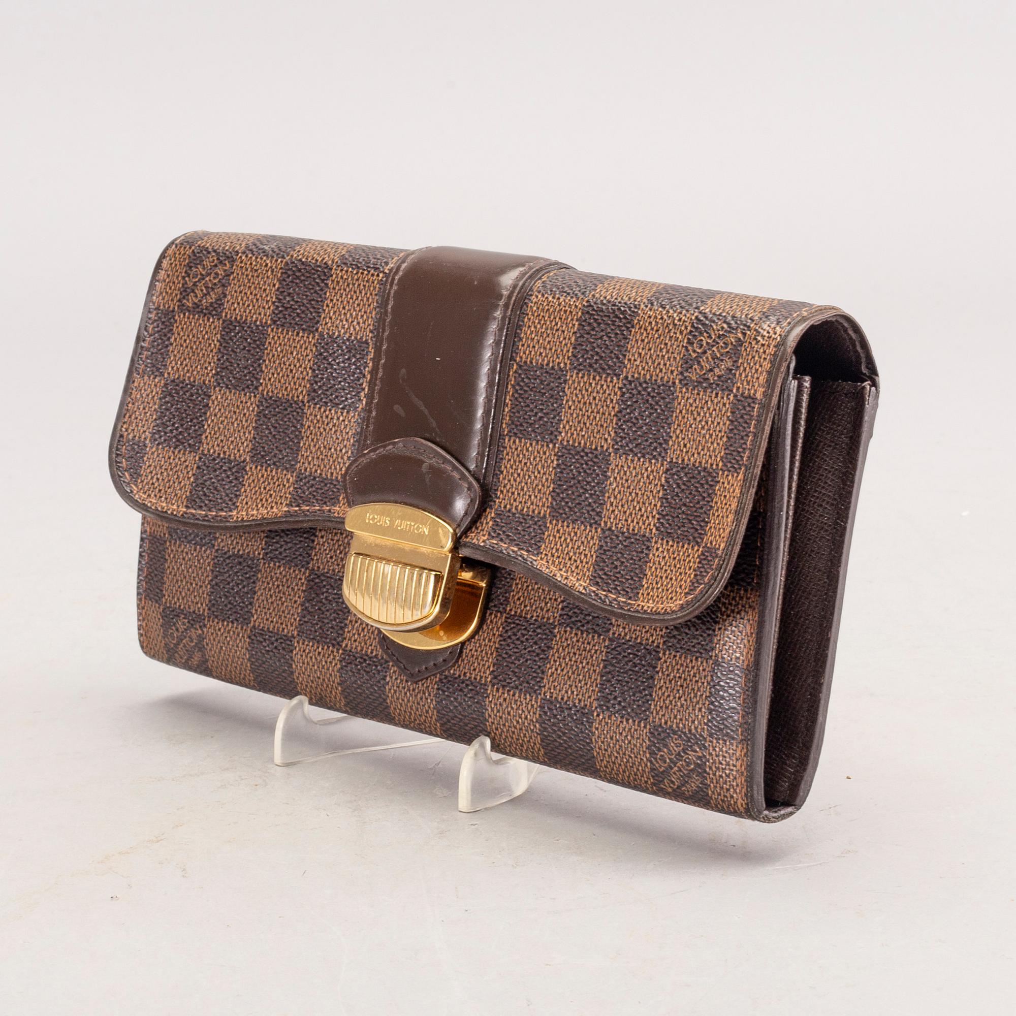 Louis Vuitton, wallet.
