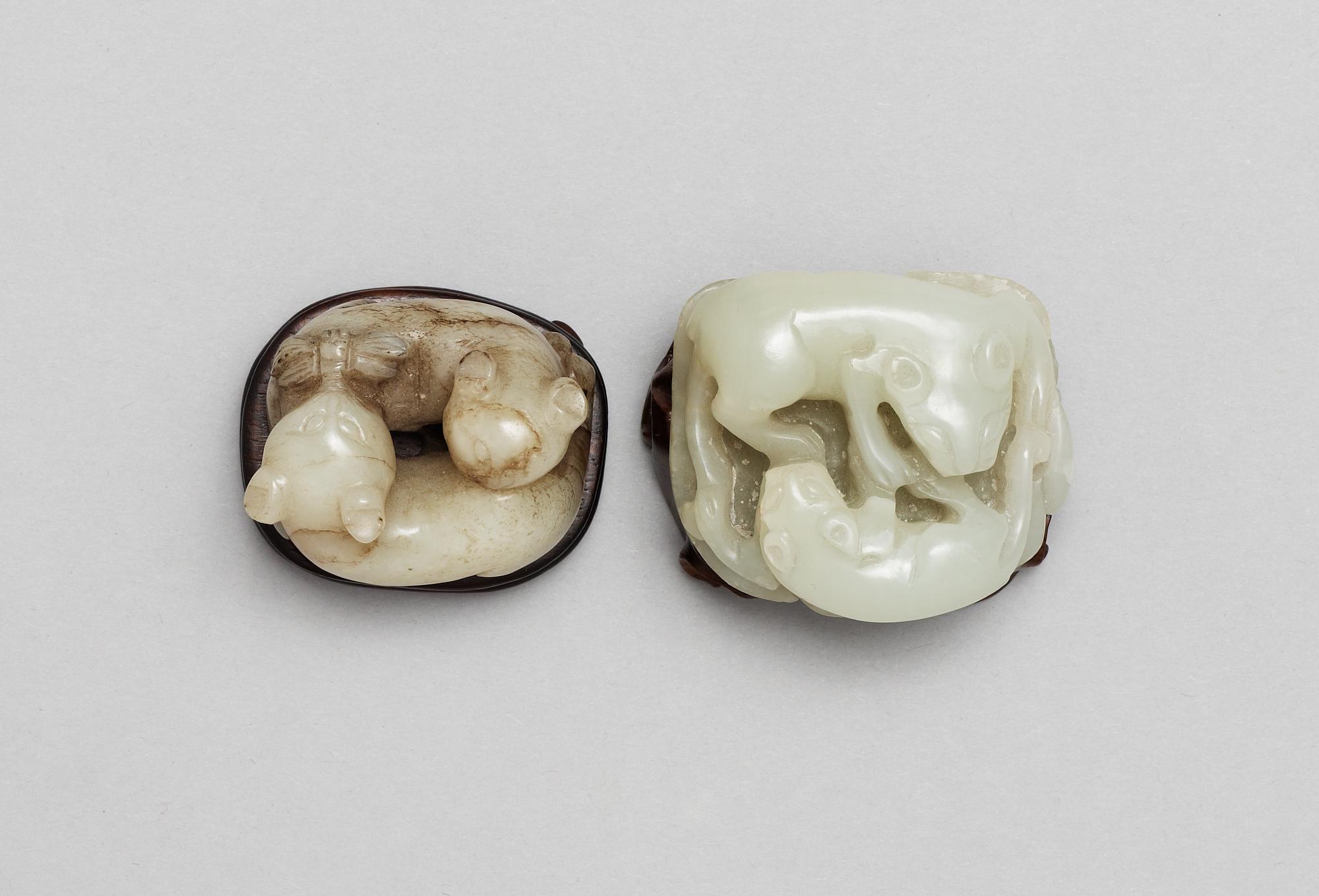 Two nephrite animal figurines, Qing dynasty.