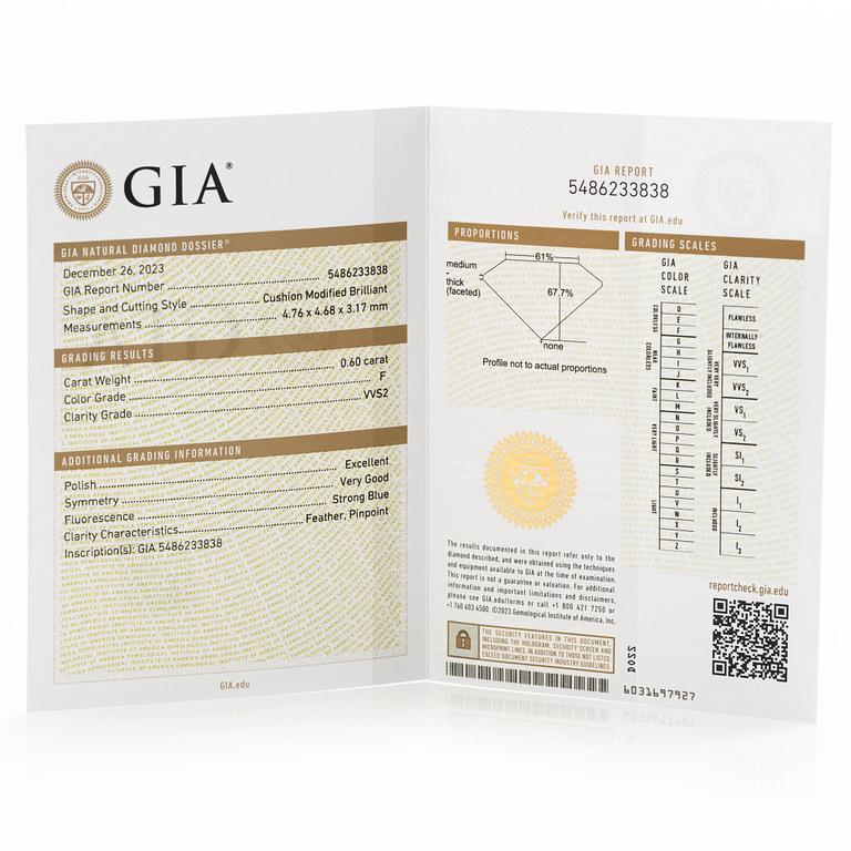 Ring in 18K gold with three diamonds 0.60 ct, 0.41 ct, and 0.40 ct. Accompanied by a report for each diamond.