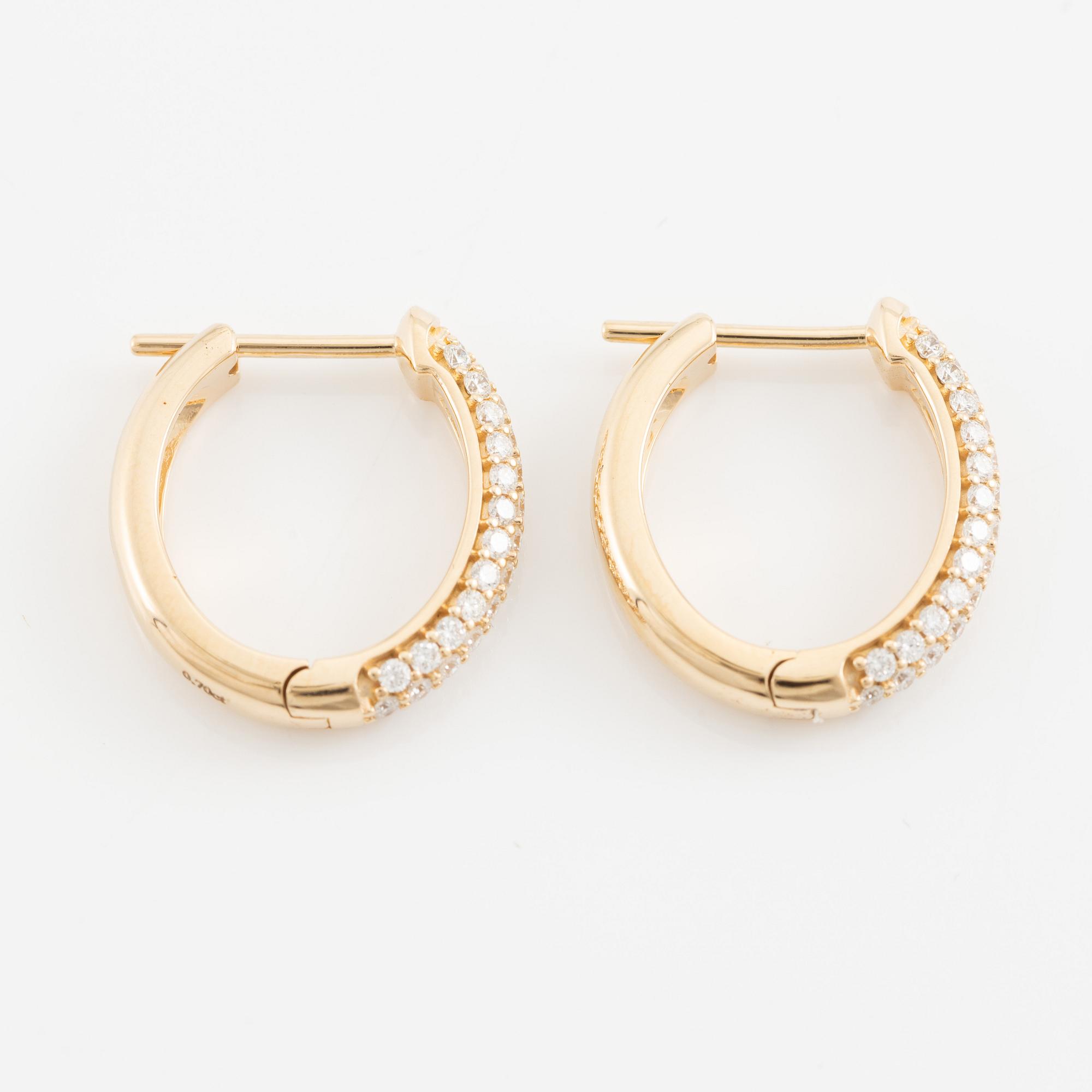 Earrings hoops, 18K gold with brilliant-cut diamonds.