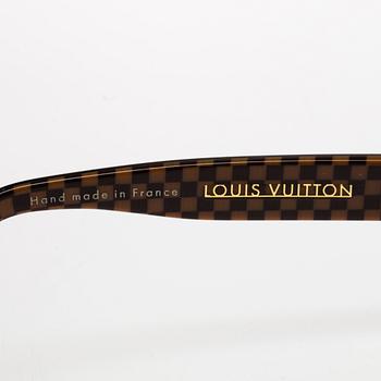 SOLGLASÖGON, "Faux Semblant", Louis Vuitton.
