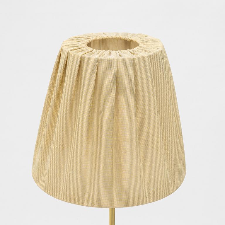 A mid 20th century floor lamp.