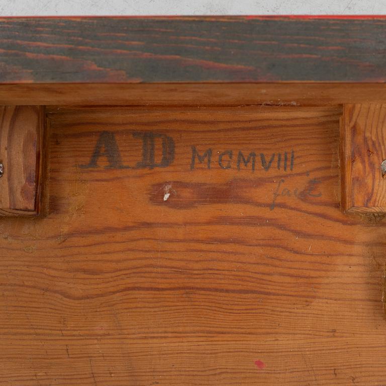 Sängbord, jugend, daterad AD 1908.