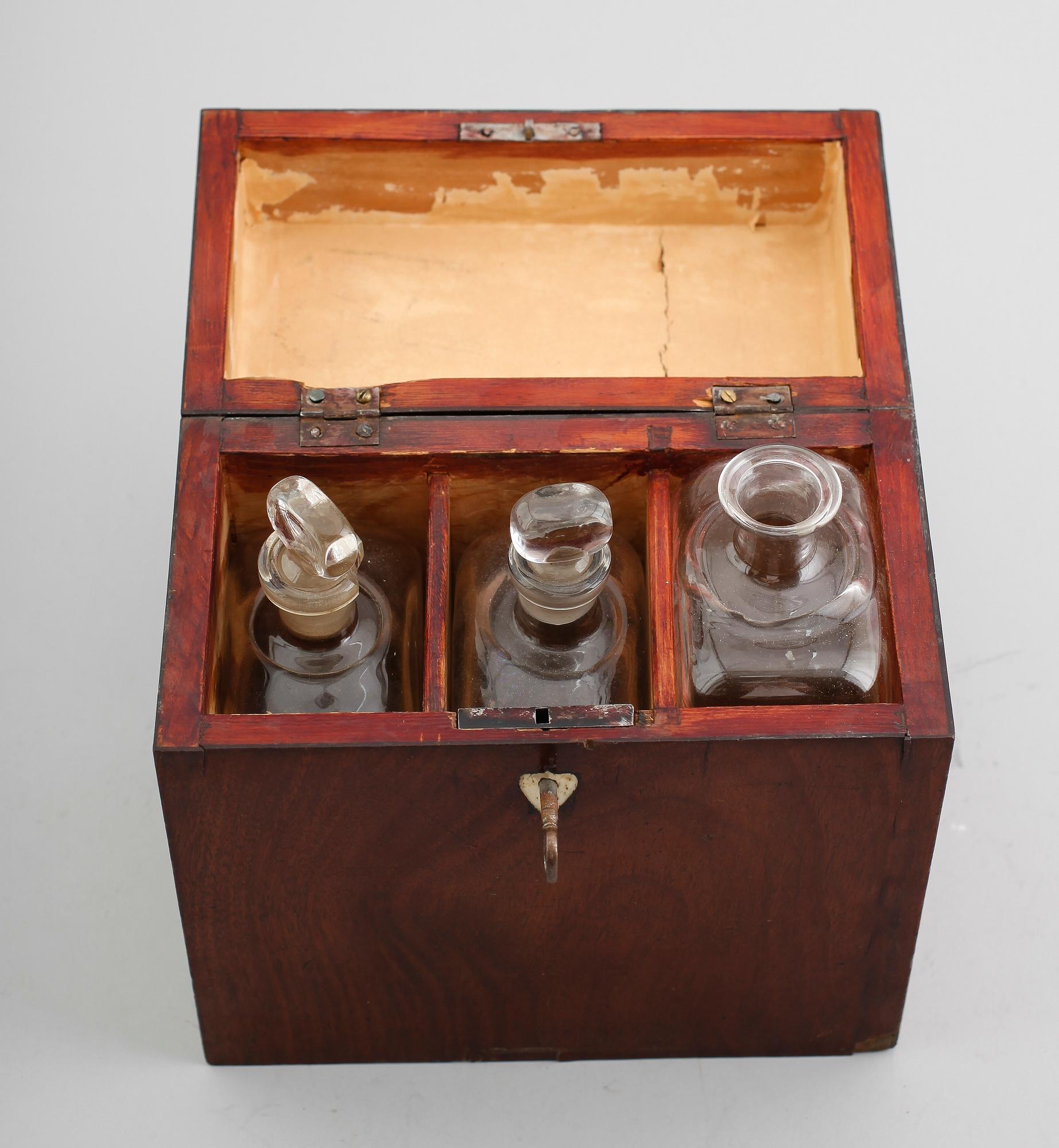 FLASKSCHATULL, 1800-talets mitt.
