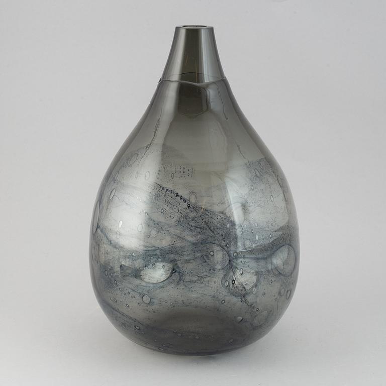 Eva Englund, an "Eldlek" glass vase from Pukeberg. Signed and dated -65.