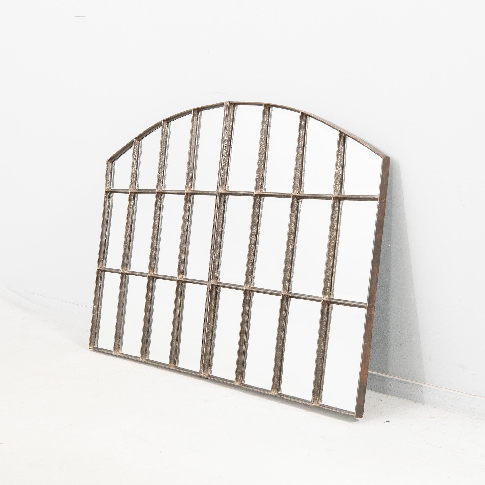 Spegel, modern tillverkning.