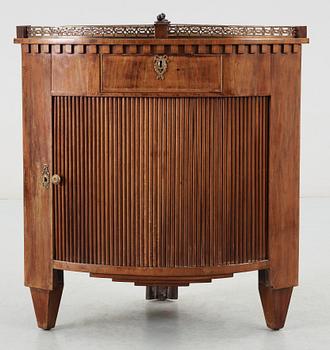 HÖRNSKÅP, Regency, England, 1800-talets första hälft.